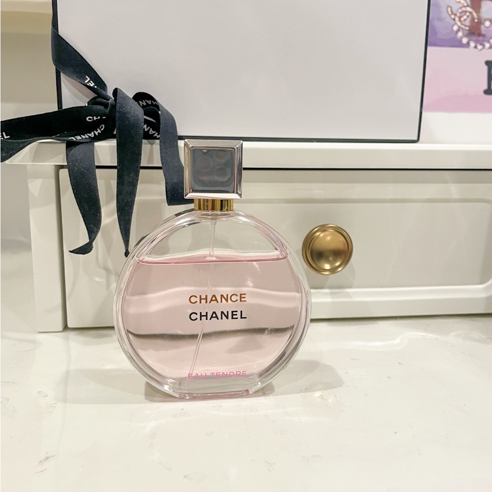 CHANCE EAU TENDRE
Eau de Parfum Spray, 3.4-oz.